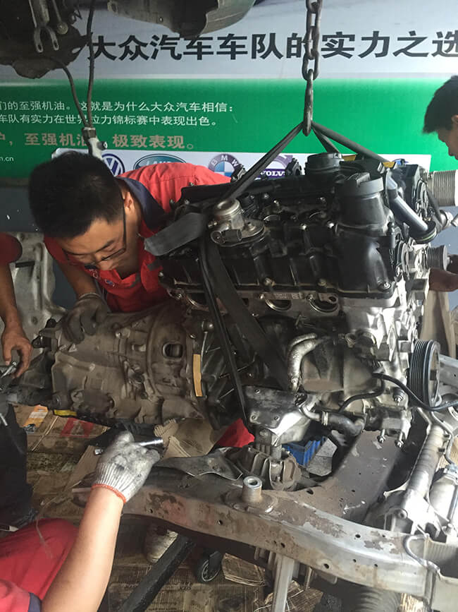 停車(chē)時(shí)，先熄火還是先關(guān)空調(diào)？