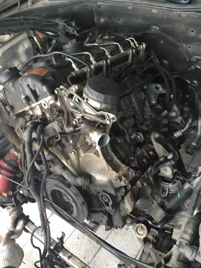 汽車行駛中突然熄火怎么辦？