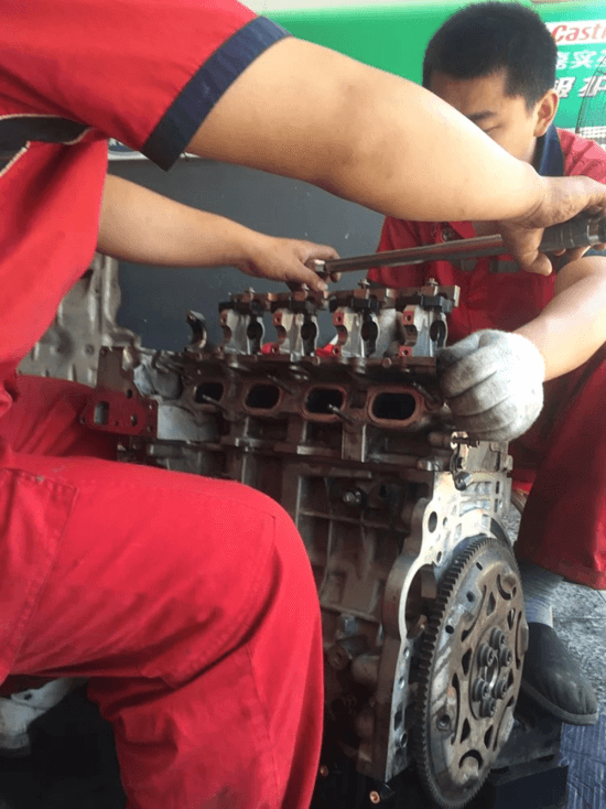 濟(jì)南奔馳汽車維修中輪胎更換的規(guī)范流程與要點(diǎn)